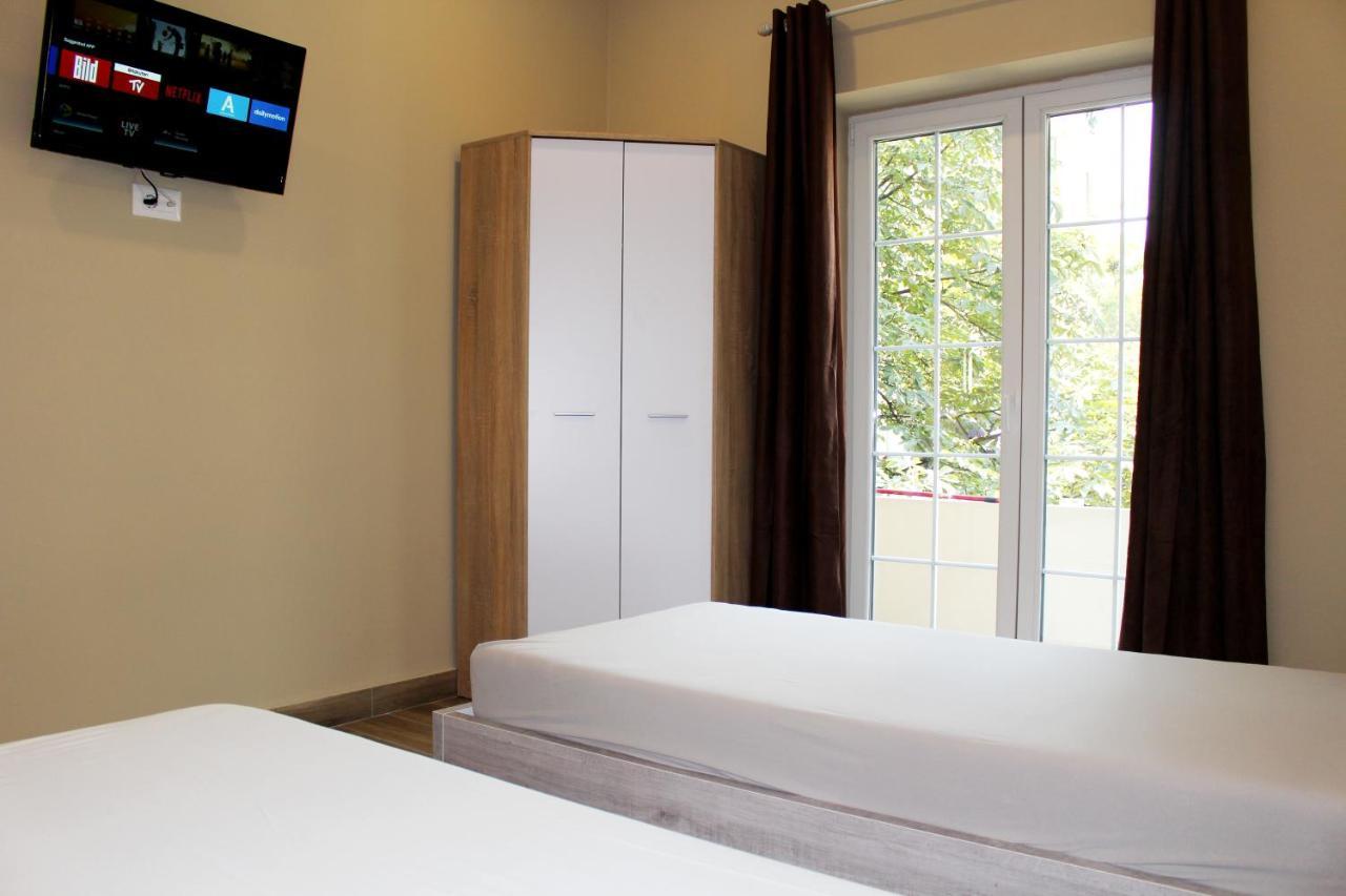 2v1 - Blloku Ls Apartament Tirana